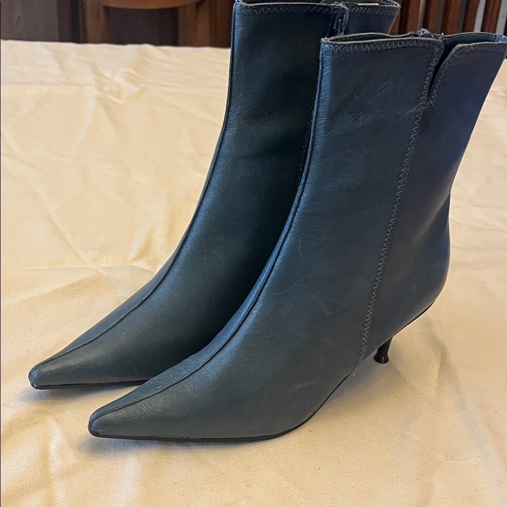Newport News Dark Green Heeled Boots size 8